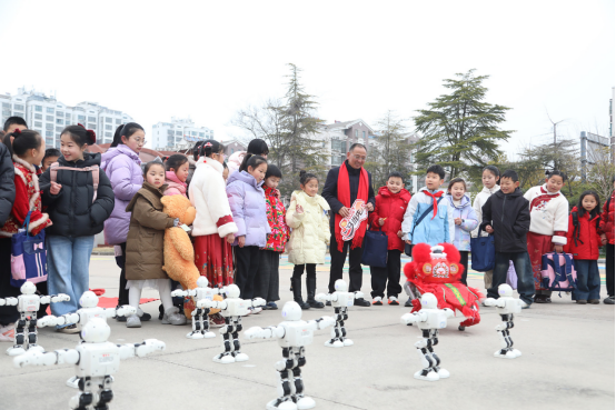 淮文外國(guó)語(yǔ)學(xué)校開(kāi)學(xué)儀式